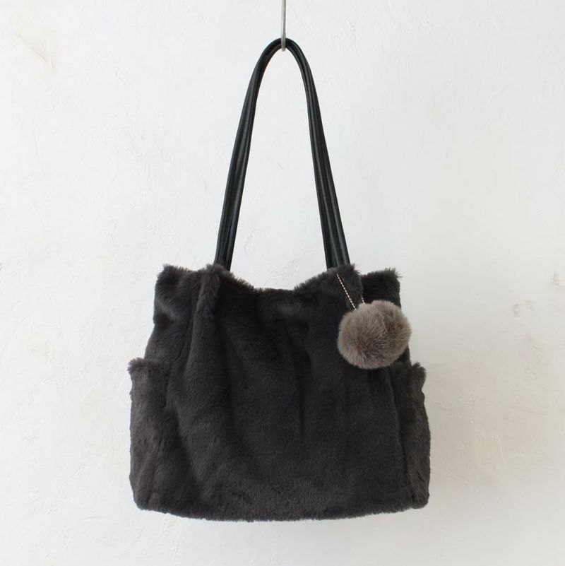 チャコールグレー