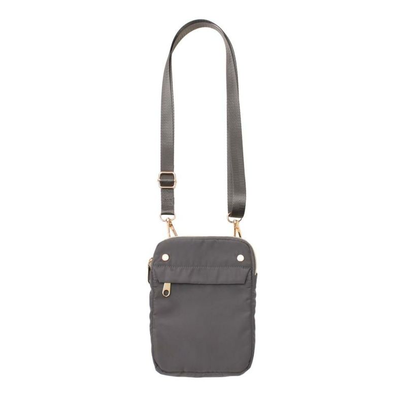 チャコールグレー